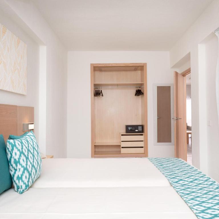 Tagoro Family & Fun Costa Adeje - Habitación Familiar Deluxe (3 adultos) - 2