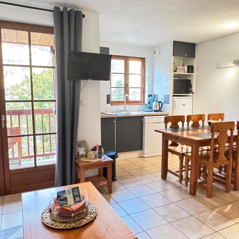 T2 bis 40M2 5P. Vue. Balcon. Parking. Piscine été. - Appartement 2 Chambres - 19