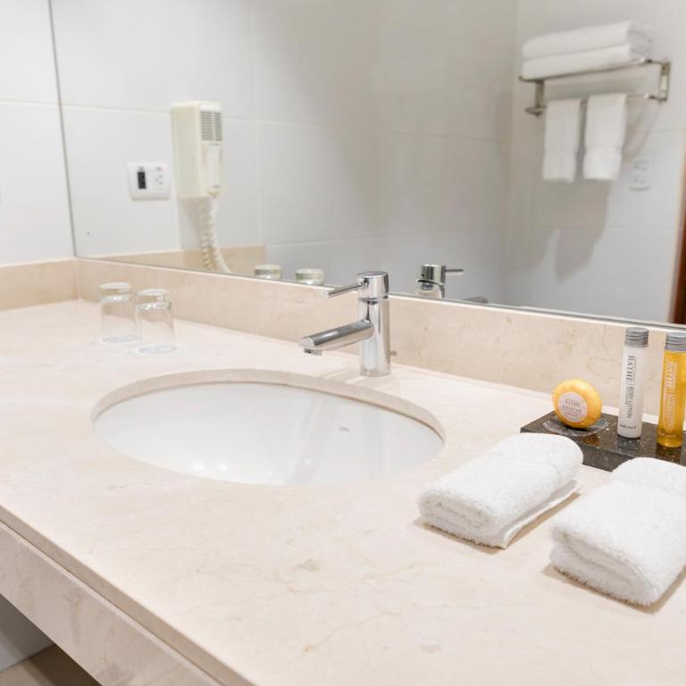 Wyndham Costa del Sol Pucallpa - Suite con cama extragrande - No fumadores - 3