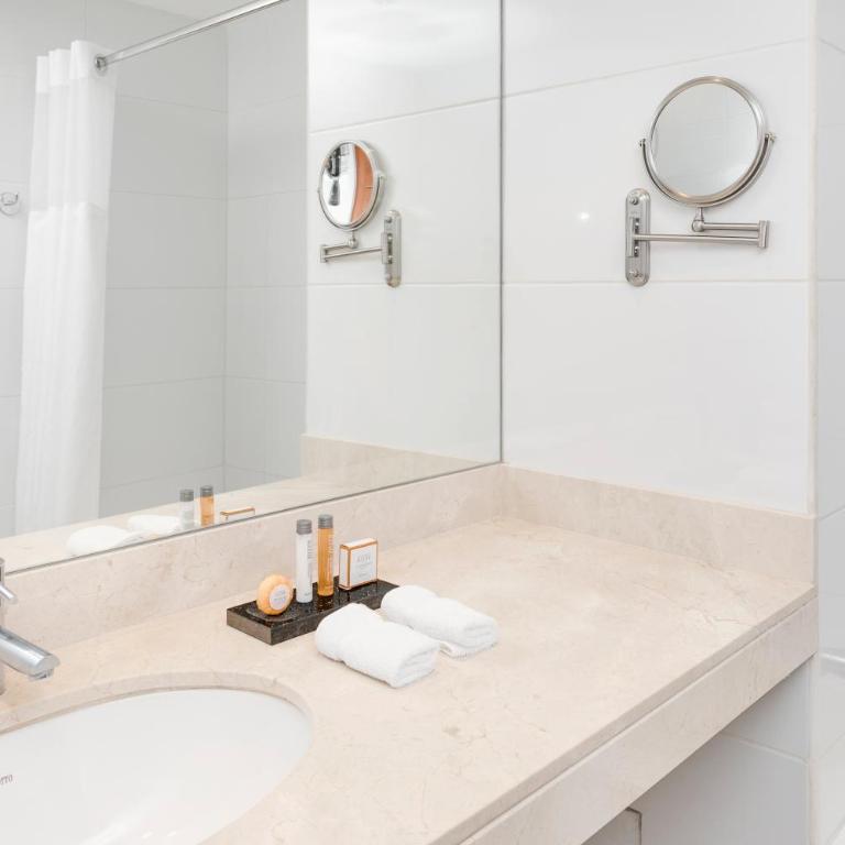 Wyndham Costa del Sol Pucallpa - Suite con cama extragrande - No fumadores - 2