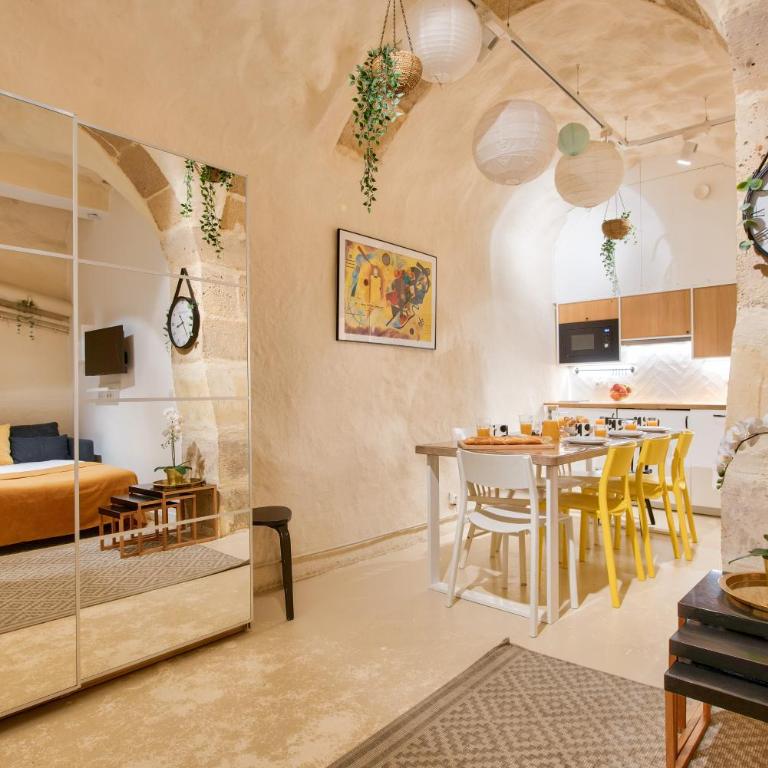 New Stunning 4 Bdrs Apt, With AC – Le Marais - Apartment - 17