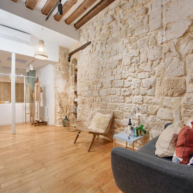 New Stunning 4 Bdrs Apt, With AC – Le Marais - Apartment - 4
