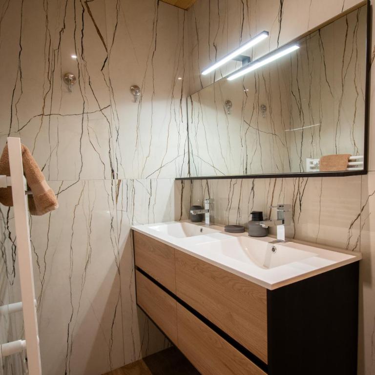La Rose des neiges à Châtel - Appartement - 53