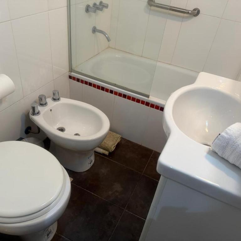 alquiler departamento por dia semana mes en Almagro a pasos de Avenida Corrientes hasta 2 personas comodas wifi balcon Se solicita Seña y Número de contacto - Apartamento de 1 dormitorio - 11