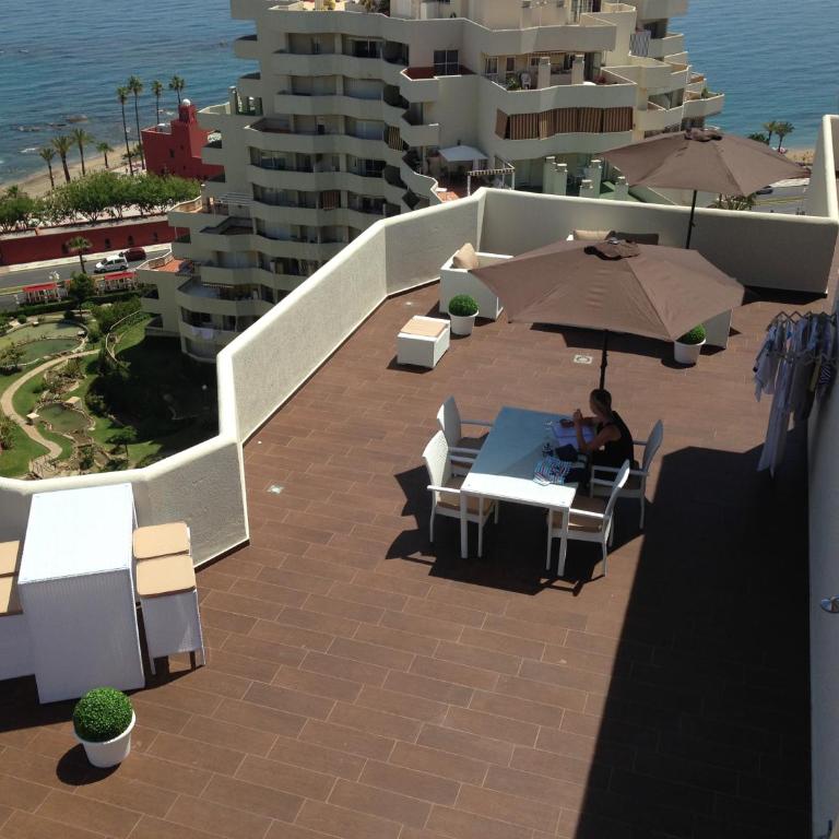 Beachfront Penthouse with Huge Terrace & Panoramic Sea and Mountainviews - Appartamento con 2 Camere da Letto, Terrazza e Vista Mare - 1
