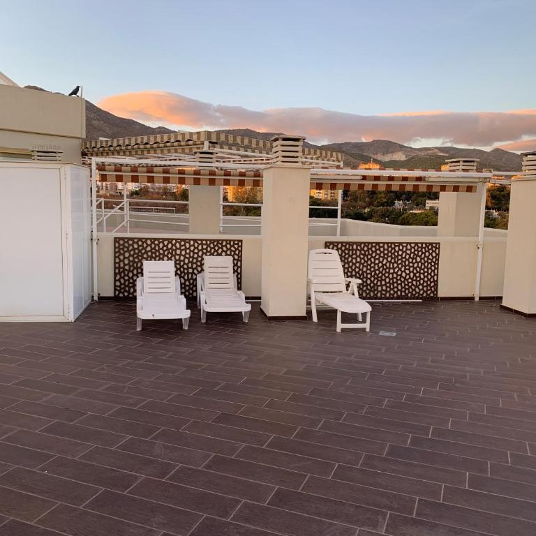 Beachfront Penthouse with Huge Terrace & Panoramic Sea and Mountainviews - Appartamento con 2 Camere da Letto, Terrazza e Vista Mare - 17