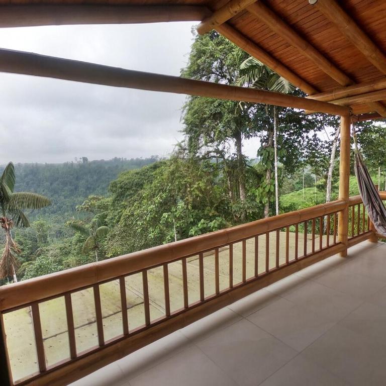 Beautiful house surrounded by nature to relax - Four-Bedroom House - 10