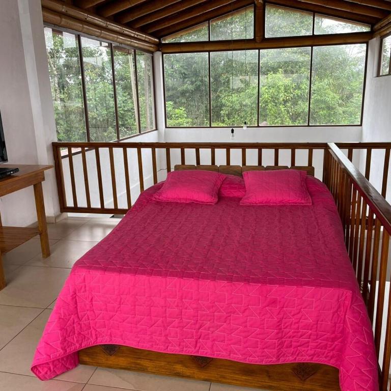 Beautiful house surrounded by nature to relax - Four-Bedroom House - 11