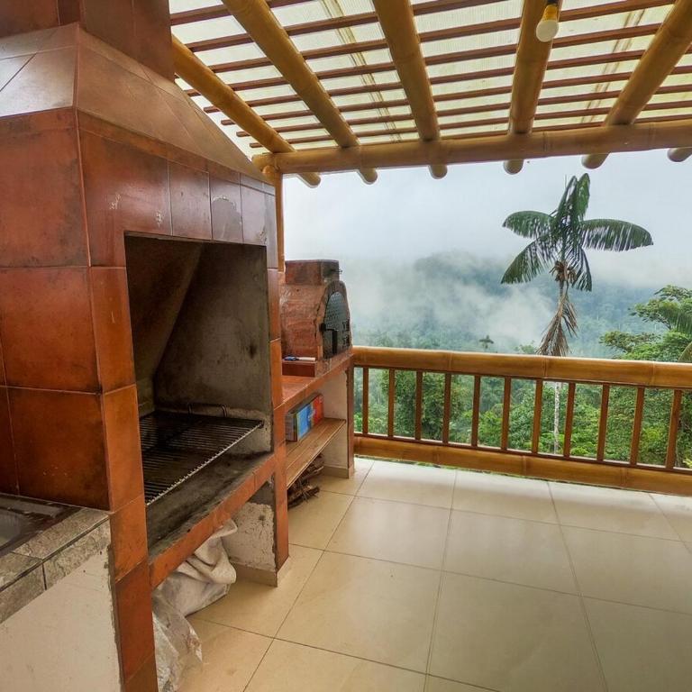 Beautiful house surrounded by nature to relax - Four-Bedroom House - 13