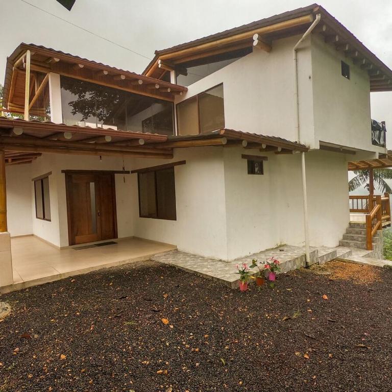Beautiful house surrounded by nature to relax - Four-Bedroom House - 14