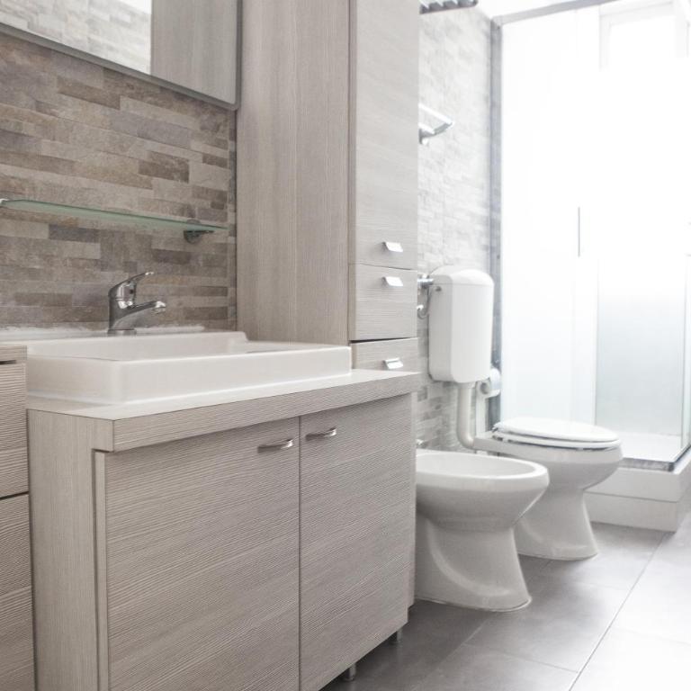 Alloggio ampio a 15 minuti dal centro - Three-Bedroom Premium Apartment with Balcony - 8