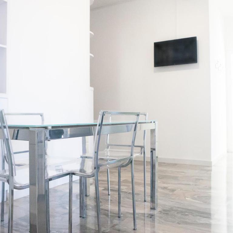 Alloggio ampio a 15 minuti dal centro - Three-Bedroom Premium Apartment with Balcony - 2