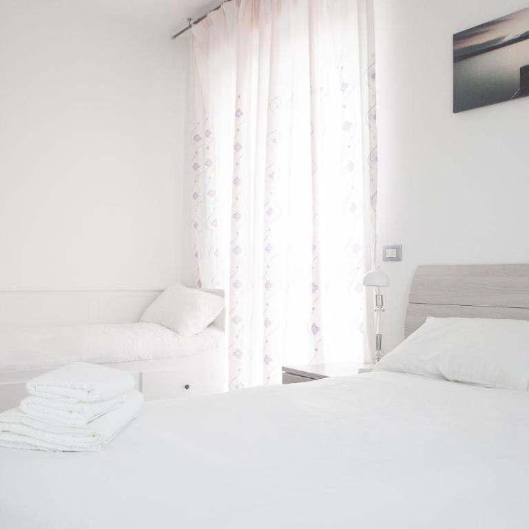 Alloggio ampio a 15 minuti dal centro - Three-Bedroom Premium Apartment with Balcony - 12