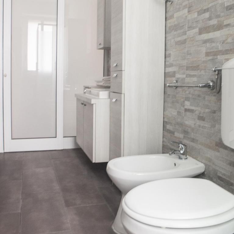 Alloggio ampio a 15 minuti dal centro - Three-Bedroom Premium Apartment with Balcony - 13