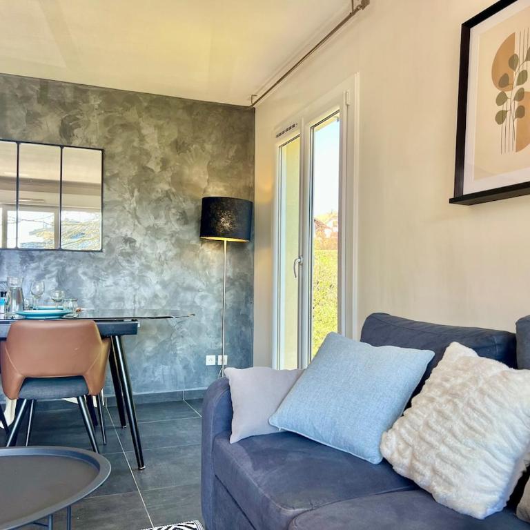 Sunny 2-room apartment, terrace, garden - One-Bedroom Apartment - 3
