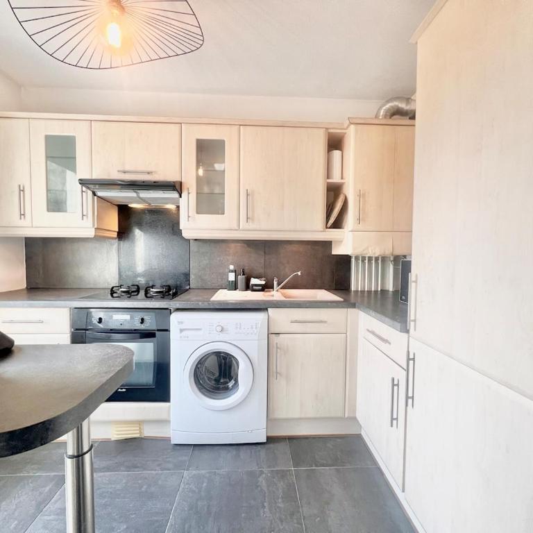 Sunny 2-room apartment, terrace, garden - One-Bedroom Apartment - 6