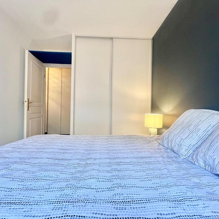 Sunny 2-room apartment, terrace, garden - One-Bedroom Apartment - 16