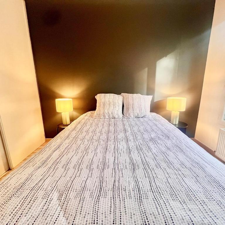 Sunny 2-room apartment, terrace, garden - One-Bedroom Apartment - 21
