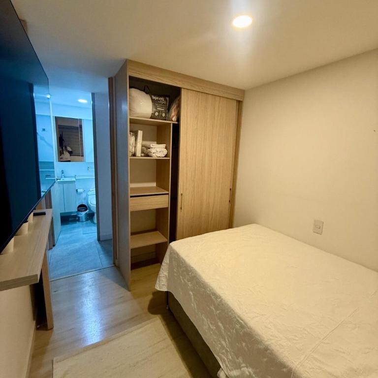 Eternal Springs 8pp, 3br, 2bt, 3acs, Pool, Jacuzzi - Three-Bedroom Apartment - High Floor - 21