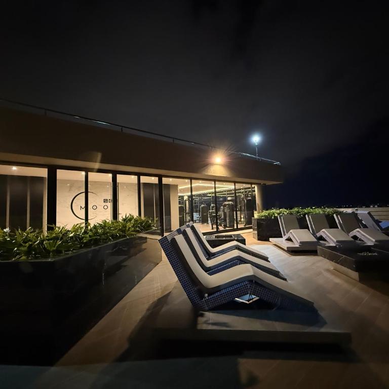 SkyMoon 703 - Three-Bedroom Apartment - 1