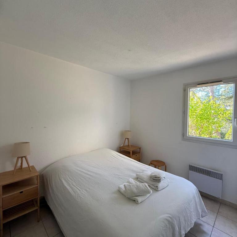 Bright & Calm 50qm - 10 min Antibes - 15 min Cannes - Pool & Tennis - Appartement 1 Chambre - 25