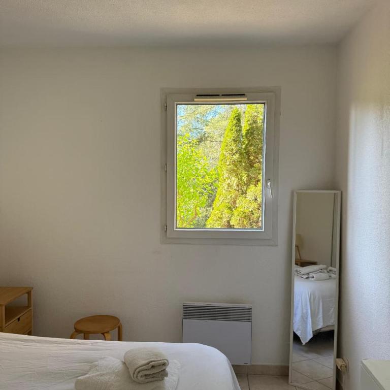 Bright & Calm 50qm - 10 min Antibes - 15 min Cannes - Pool & Tennis - Appartement 1 Chambre - 30