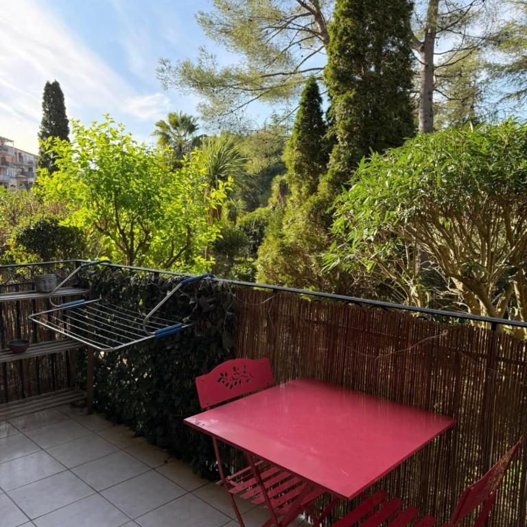 Bright & Calm 50qm - 10 min Antibes - 15 min Cannes - Pool & Tennis - Appartement 1 Chambre - 38