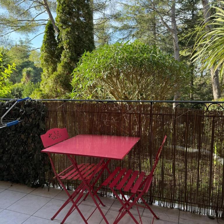 Bright & Calm 50qm - 10 min Antibes - 15 min Cannes - Pool & Tennis - Appartement 1 Chambre - 37