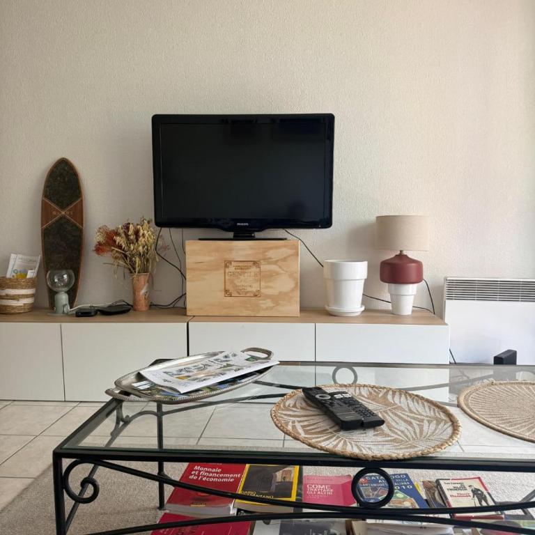 Bright & Calm 50qm - 10 min Antibes - 15 min Cannes - Pool & Tennis - Appartement 1 Chambre - 39
