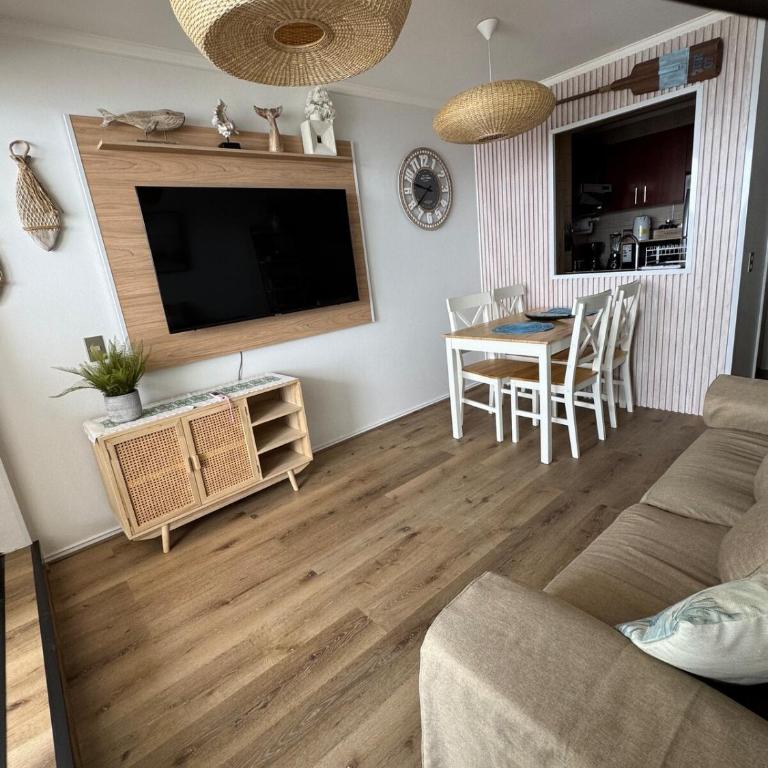 Oceanfront Concon Yacht Club Apt - Two-Bedroom Apartment - 2