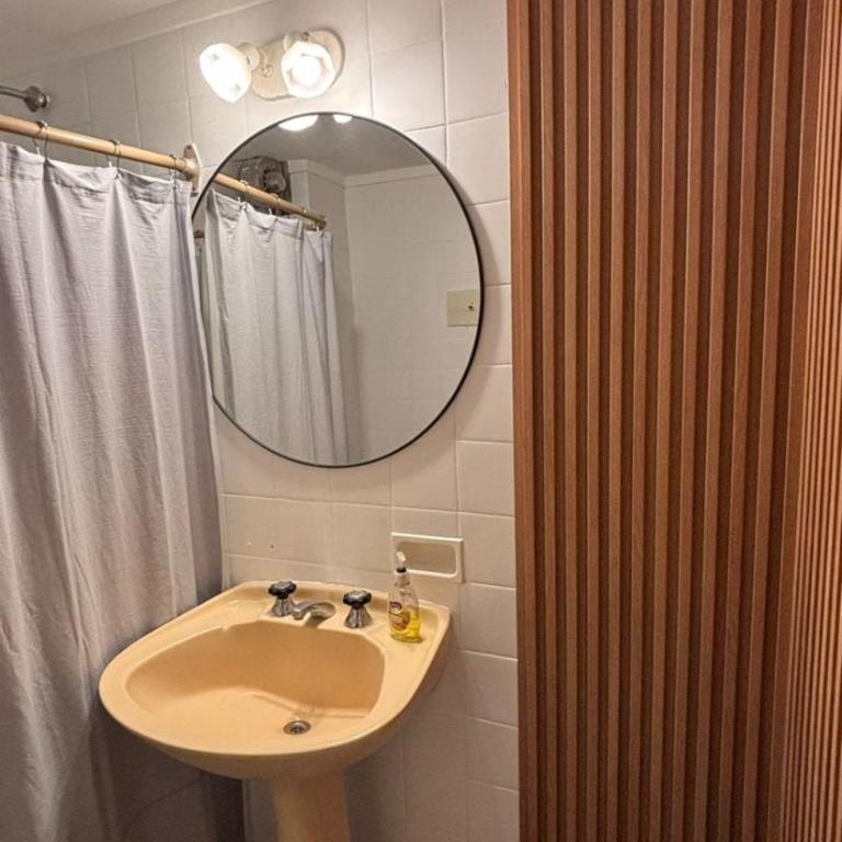 Departamento frente al mar, remodelado y equipado - Two-Bedroom Apartment - 9