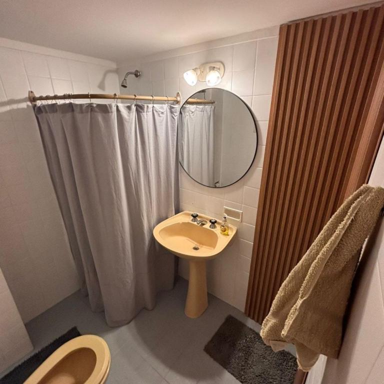 Departamento frente al mar, remodelado y equipado - Two-Bedroom Apartment - 15