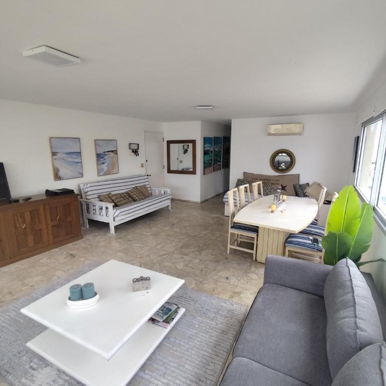 Hermoso y bien ubicado - Apartamento de 3 dormitorios - 7