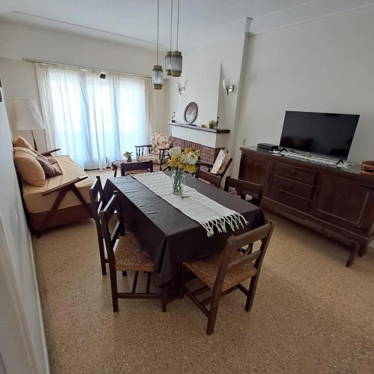 Amplio dpto Miramar centro y playa - Apartamento de 3 dormitorios - 1