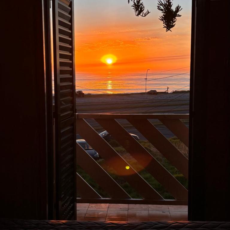 Departamento frente al mar, remodelado y equipado - Two-Bedroom Apartment - 7