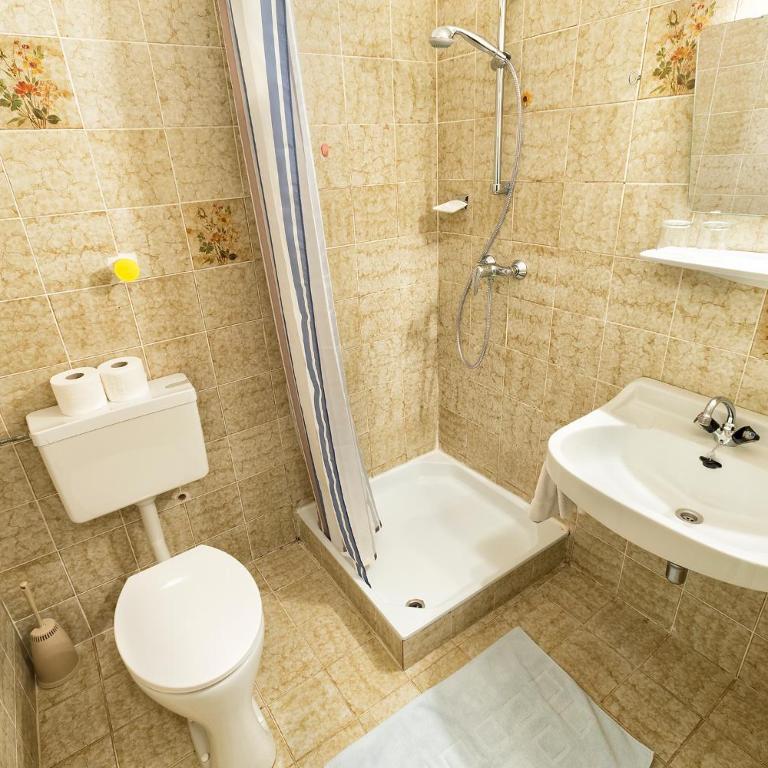 Bed&Breakfast Lausegger - Doppel-/Zweibettzimmer mit Balkon - 5