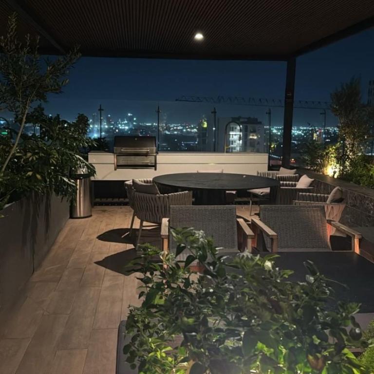 Modern Apartment Pool & Gym by Paseo Santa Lucía - Two-Bedroom Apartment - 40