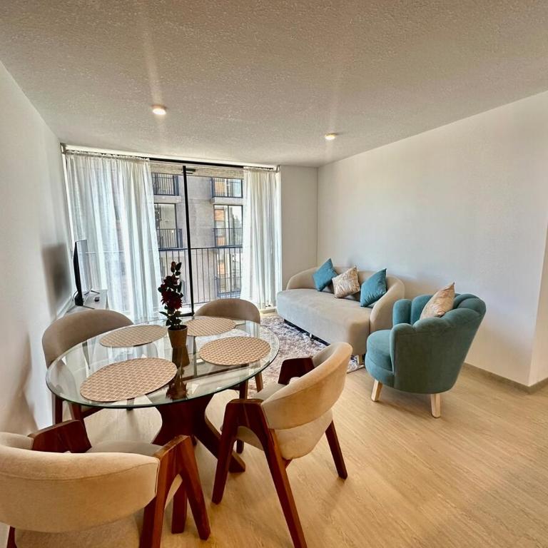 Luxury apartmentUS EmbassySolca Hospital - Three-Bedroom Apartment - 1