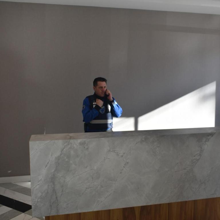 Luxury apartmentUS EmbassySolca Hospital - Three-Bedroom Apartment - 18