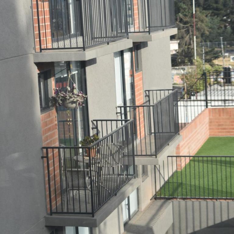 Luxury apartmentUS EmbassySolca Hospital - Three-Bedroom Apartment - 21