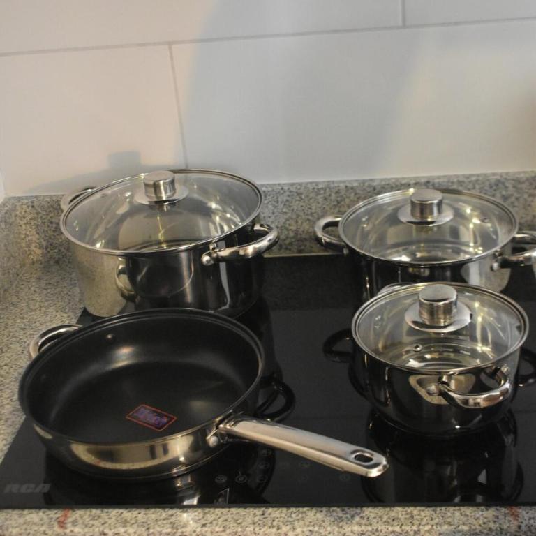 Luxury apartmentUS EmbassySolca Hospital - Three-Bedroom Apartment - 26