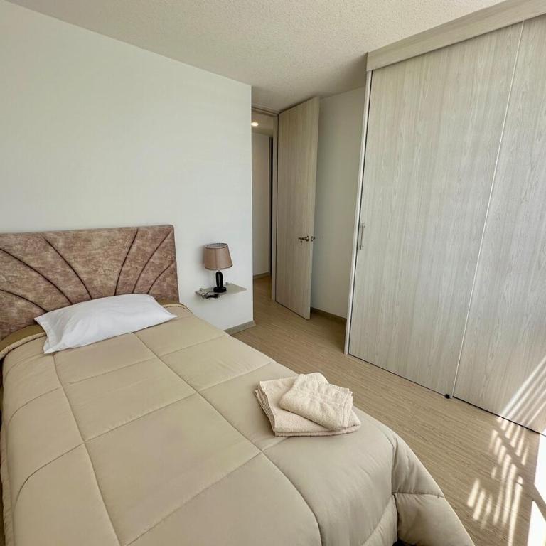 Luxury apartmentUS EmbassySolca Hospital - Three-Bedroom Apartment - 27