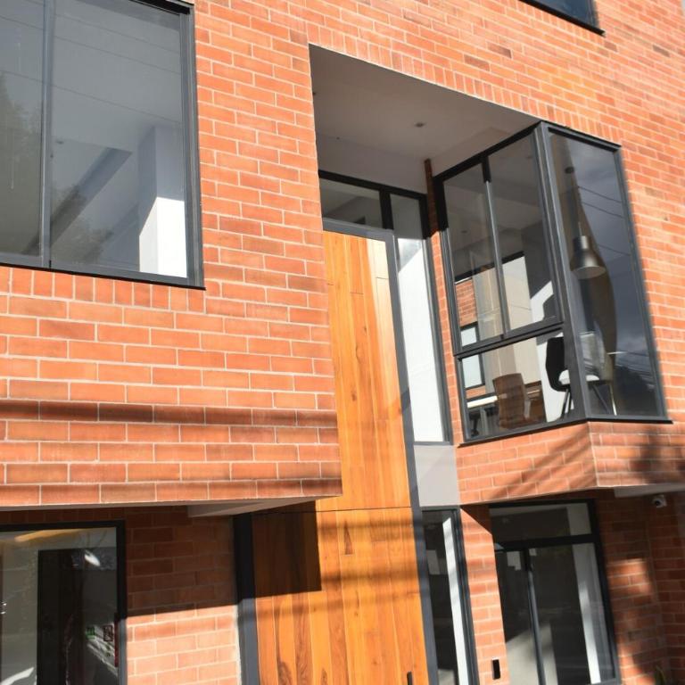 Luxury apartmentUS EmbassySolca Hospital - Three-Bedroom Apartment - 33