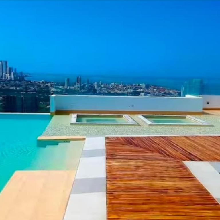 Apartamento increible en cartagena a pocos metros del mar - Three-Bedroom Apartment - 1