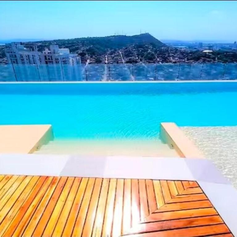 Apartamento increible en cartagena a pocos metros del mar - Three-Bedroom Apartment - 2