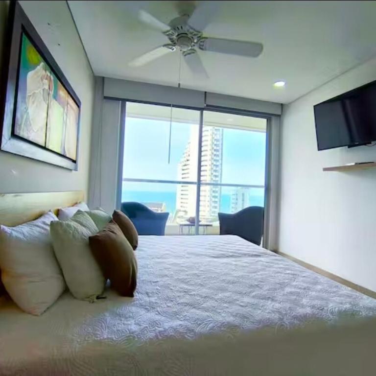 Apartamento increible en cartagena a pocos metros del mar - Three-Bedroom Apartment - 9
