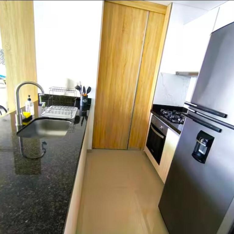 Apartamento increible en cartagena a pocos metros del mar - Three-Bedroom Apartment - 22