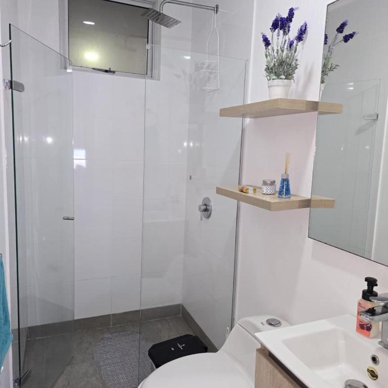 Apartamento increible en cartagena a pocos metros del mar - Three-Bedroom Apartment - 29