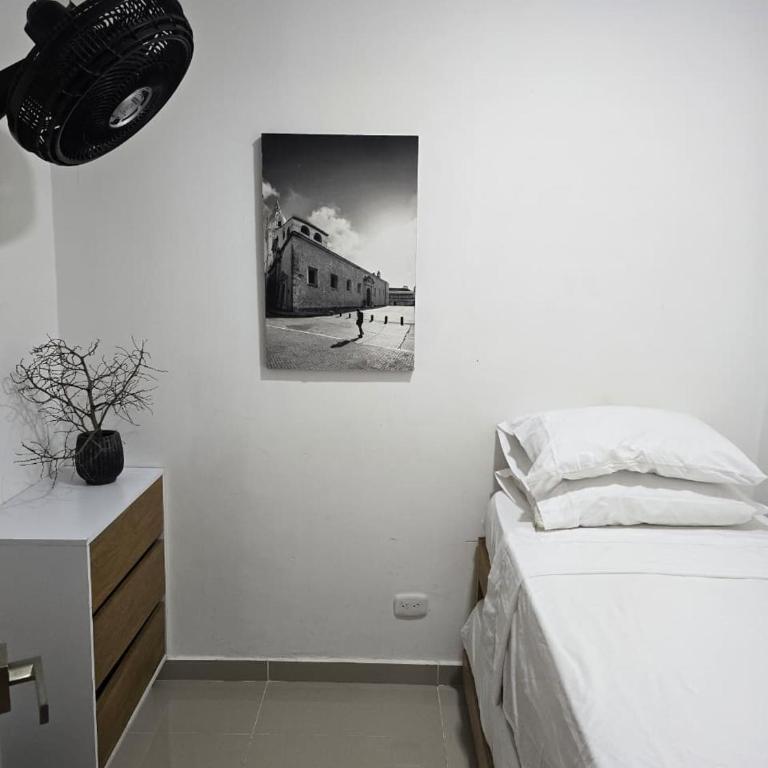 Apartamento increible en cartagena a pocos metros del mar - Three-Bedroom Apartment - 32