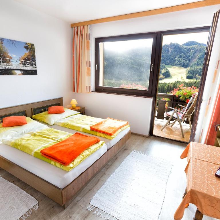 Bed&Breakfast Lausegger - Doppel-/Zweibettzimmer mit Balkon - 1